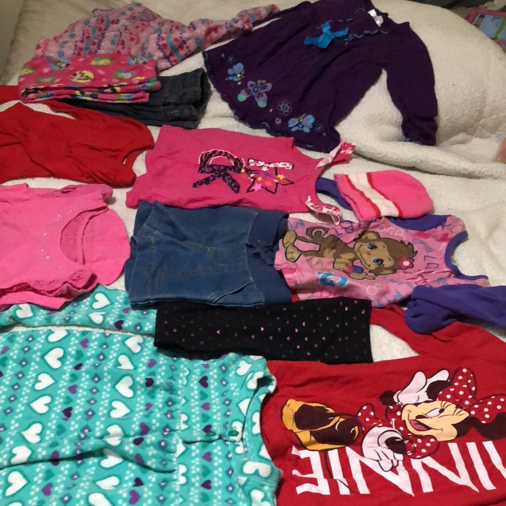 Little girls 4 to 5T clothes bundle